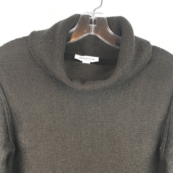 BEACHlunchLOUNGE Lightweight Fringe Cowl Sweater - Picture 7 of 11